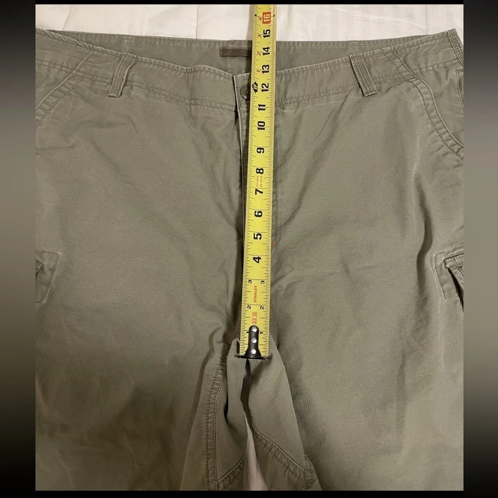 LL Bean Cargo Shorts Mens 44W Army Green Natural Fit 10